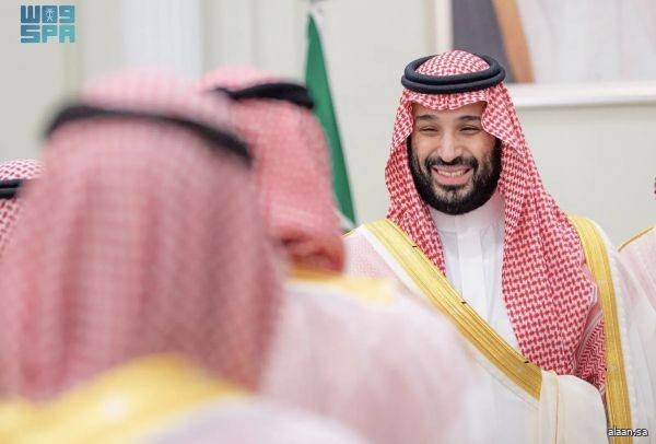 سمو ولي العهد يستقبل في المدينة المنورة أصحاب الفضيلة العلماء والمعالي وجمعًا من المواطنين