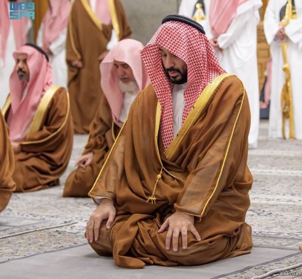 سمو ولي العهد يزور مسجد قباء في المدينة المنورة