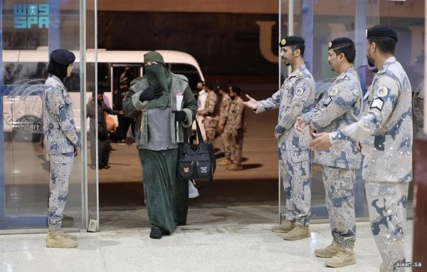 حرس الحدود يستقبل المعتمرين القادمين من جمهورية مصر العربية لأداء العمرة خلال شهر رمضان عبر ميناء ينبع التجاري