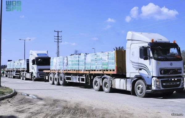 وصول قافلة مساعدات إنسانية جديدة مقدمة من مركز الملك سلمان للإغاثة إلى قطاع غزة