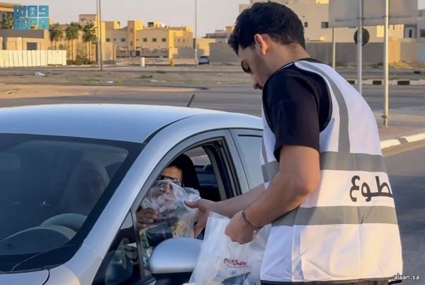 "جمعية إكرام النعم" بالرس تفطر أكثر من 8000 صائم يوميًا