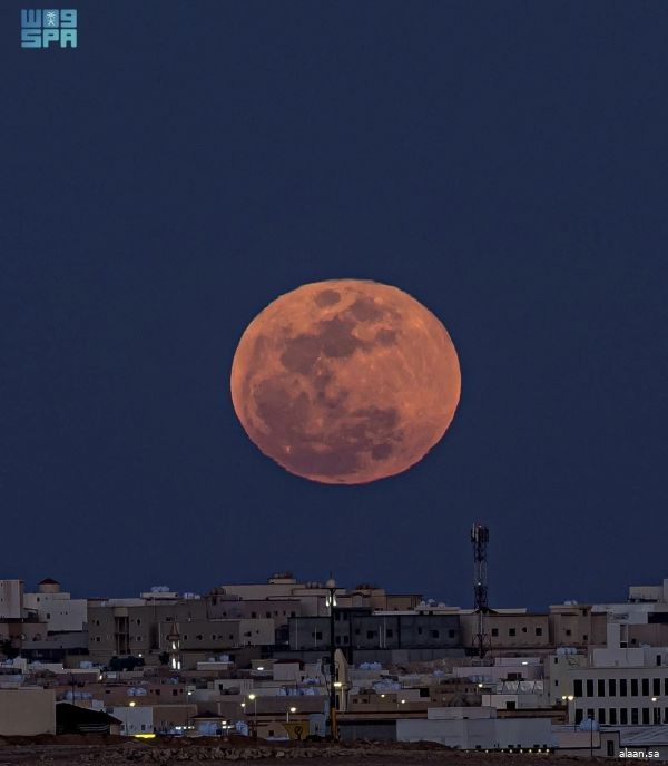 بدر رمضان يزيّن سماء الحدود الشمالية.. وخسوف كلي غير مرئي في المنطقة العربية