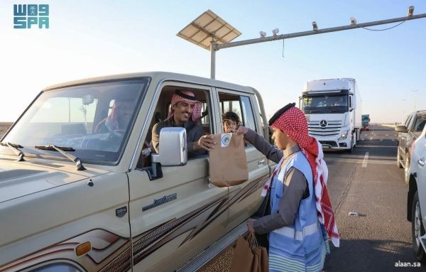 حرس الحدود ينفّذ مبادرة تفطير الصائمين عبر منفذ الحديثة
