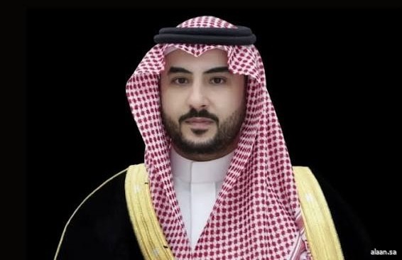 سمو وزير الدفاع يجري اتصالًا هاتفيًا بولي عهد دبي نائب رئيس مجلس الوزراء وزير الدفاع الإماراتي