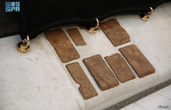 قطع "المَعجَن" في شاذروان الكعبة.. شواهد تاريخية نادرة توثّق مراحل عمارة البيت العتيق