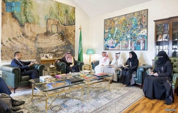 نائب وزير الخارجية يستقبل الممثل الخاص للاتحاد الأوروبي لمنطقة الخليج العربي