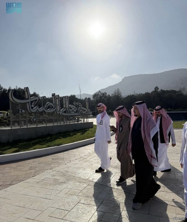 أمين الباحة يقف ميدانيًا على جاهزية المنتزهات والحدائق لعيد الفطر