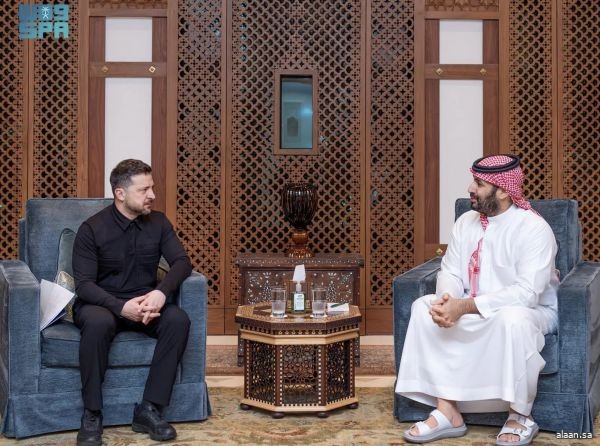 سمو ولي العهد يلتقي رئيس أوكرانيا