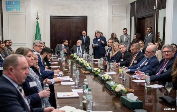سمو سفير خادم الحرمين الشريفين لدى المملكة المتحدة يشارك في جلسة نقاش حول الاستثمار في التعليم