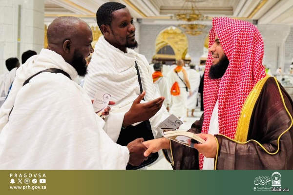 رئاسة الشؤون الدينية تعزّز جاهزيتها ليوم الجمعة بخدمات رقمية وميدانية متكاملة في الحرمين الشريفين