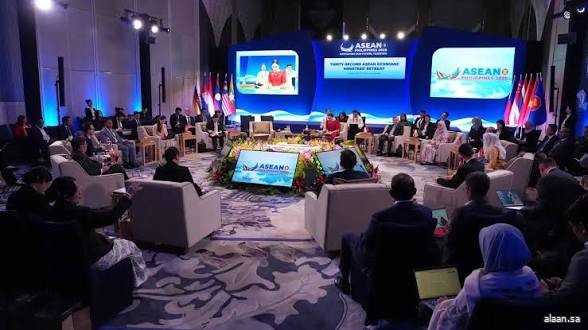 وزراء خارجية آسيان يحثون أمريكا وإيران على التوصل لحل دائم للصراع