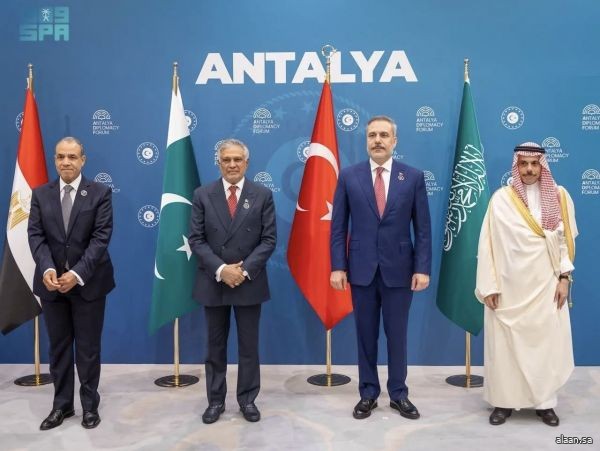سمو وزير الخارجية يشارك في الاجتماع الوزاري الرباعي في أنطاليا