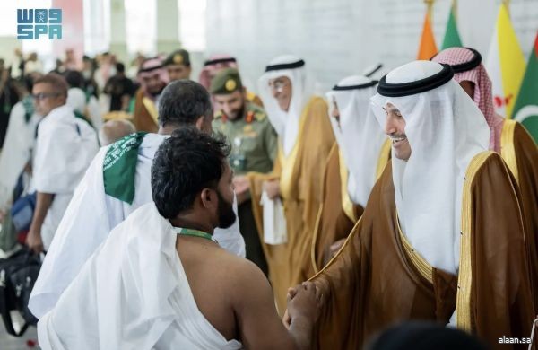 "وزير النقل" يستقبل أولى رحلات الحجاج لموسم حج 1447هـ عبر مبادرة "طريق مكة" ويؤكد جاهزية منظومة النقل والخدمات اللوجستية