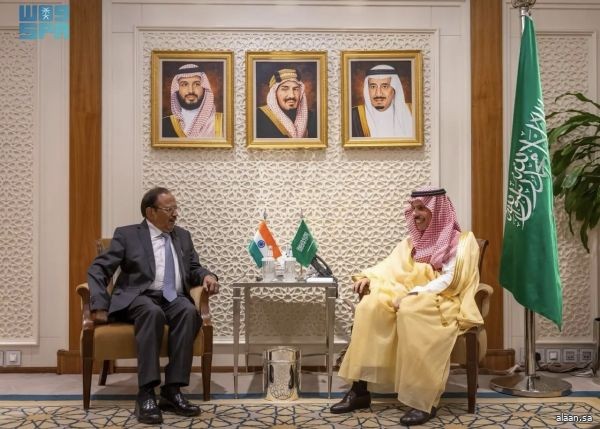 سمو وزير الخارجية يستقبل مستشار الأمن الوطني بجمهورية الهند