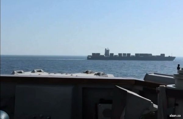 الجيش الأمريكي يكشف تفاصيل الاستيلاء على السفينة الإيرانية "توسكا"