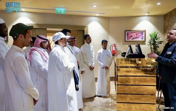 الواجهة الثقافية بجامعة أم القرى تستقبل وفد مركز الأمير محمد بن سلمان العالمي للخط العربي