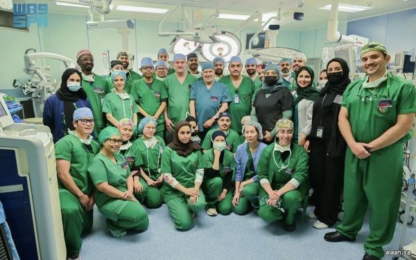 الفريق الطبي والجراحي يستكمل عملية فصل التوأم الملتصق الفلبيني "كليا وموريس آن" بعد عملية جراحية معقدة