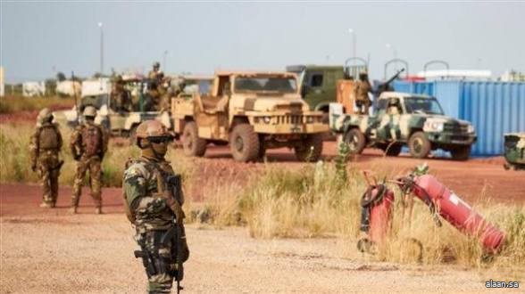 دوي انفجارين وإطلاق نار قرب قاعدة عسكرية في مالي