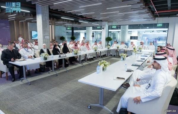 وزارة الصناعة والثروة المعدنية تستعرض الفرص الصناعية في المشروعات الكبرى