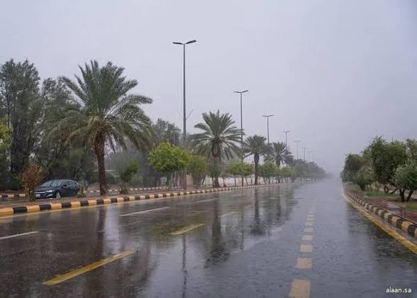 طقس اليوم .. الفرصة مهيأة لهطول أمطار رعدية متوسطة إلى غزيرة  على أجزاء من مناطق المملكة