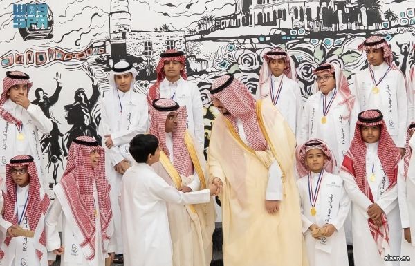 سمو محافظ الطائف يُكرّم (60) طالبًا وطالبةً من الموهوبين في برامج العلوم والتقنية
