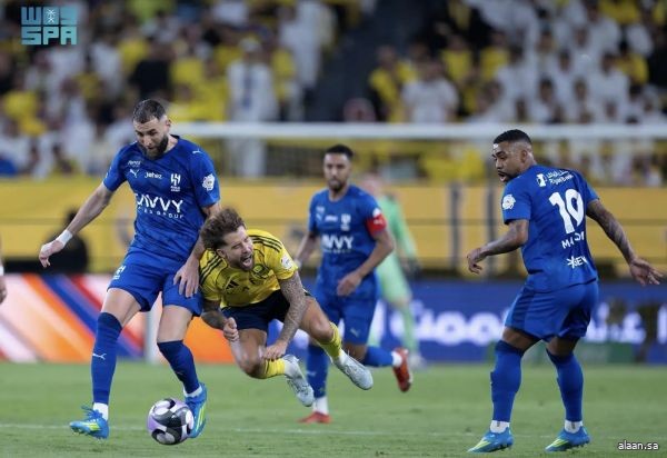 بعد تعادله مع النصر .. الهلال يؤجل حسم لقب الدوري السعودي للمحترفين إلى الجولة الأخيرة