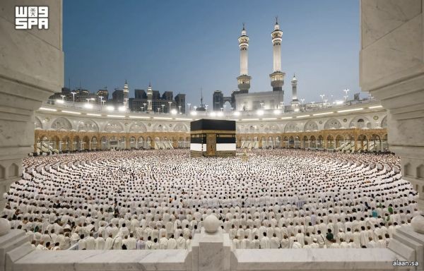 ألسنة الأرض تلتقي في موسم الحج .. "لغات العالم في مكة"