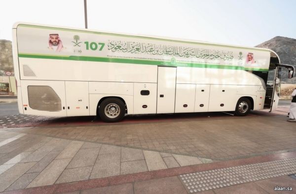 وصول 1735 حاجاً وحاجة من 75 دولة إلى المملكة ضمن برنامج ضيوف خادم الحرمين الشريفين للحج.. واستقبال الدفعة الثانية بـ478 مستضافاً