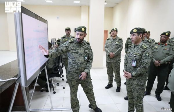 المدير العام للجوازات المكلّف يتفقّد مركزي اللجان الإدارية الموسمية بالتنعيم والشميسي