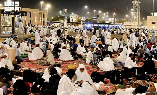 حجاج بيت الله الحرام يستقرون في مشعر مزدلفة