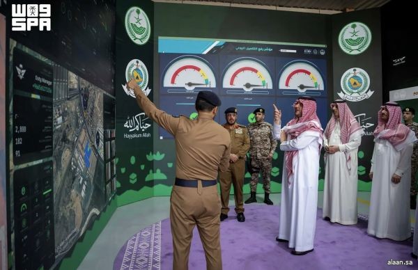 سمو وزير الداخلية يتفقد وحدات الدفاع المدني في مشعر منى