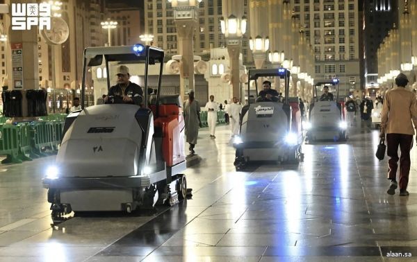 المسجد النبوي يستقبل المصلين والزوار وسط منظومة خدمات متكاملة