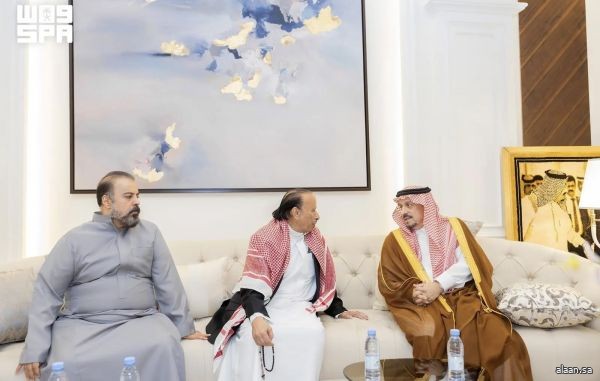 سمو أمير منطقة الرياض ينقل تعازي القيادة في وفاة الرئيس اليمني السابق عبدربه منصور هادي