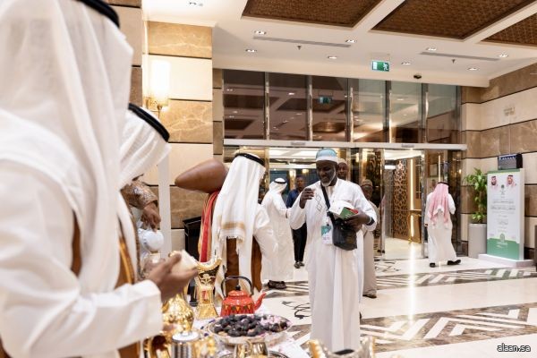 ضيوف برنامج خادم الحرمين الشريفين للحج والعمرة والزيارة يصلون إلى المدينة المنورة