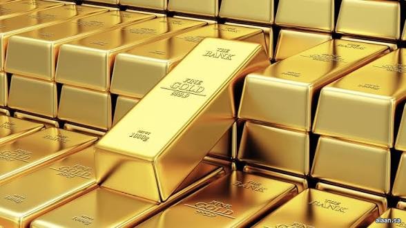 الذهب يتراجع بشكل طفيف ويتجه لتسجيل ثالث خسارة أسبوعية متتالية