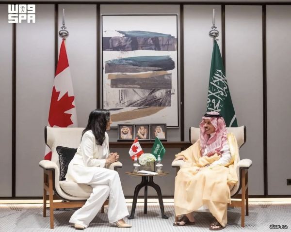 سمو وزير الخارجية يستقبل وزيرة خارجية كندا