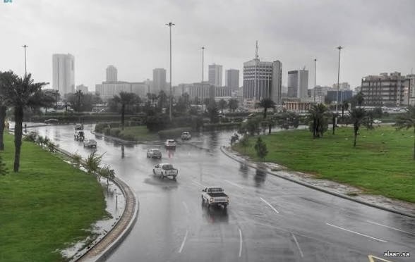 طقس المملكة اليوم.. حار إلى شديد الحرارة ورياح نشطة وأمطار رعدية على أجزاء من عدّة مناطق