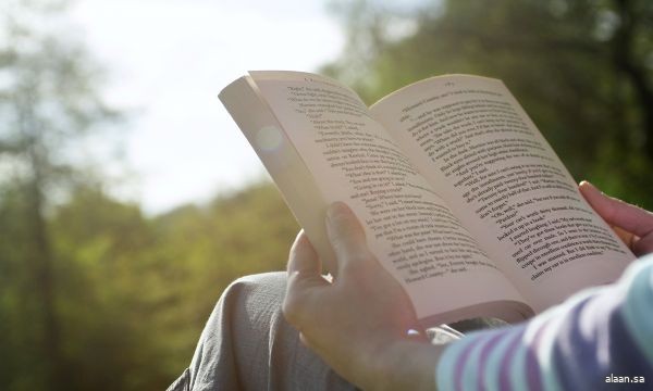 القراءة في الإجازة.. عادة تصنع فارقًا