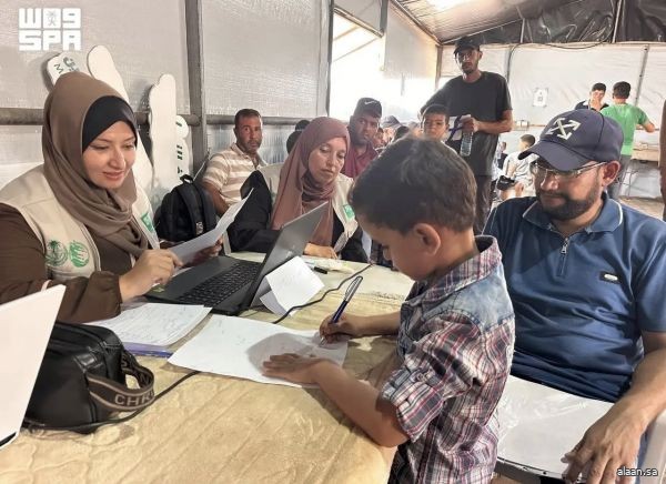 بدعم من مركز الملك سلمان للإغاثة.. بدء تسجيل الطلبة في "مدرسة مكة" بجنوب قطاع غزة