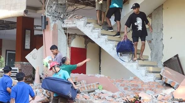 ارتفاع حصيلة زلزال إندونيسيا إلى 54 قتيلًا.. واستمرار عمليات البحث والإنقاذ