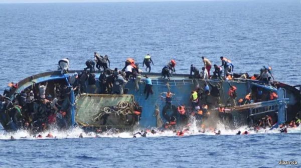 فقدان 13 تونسيًا إثر غرق مركب مهاجرين قبالة تونس