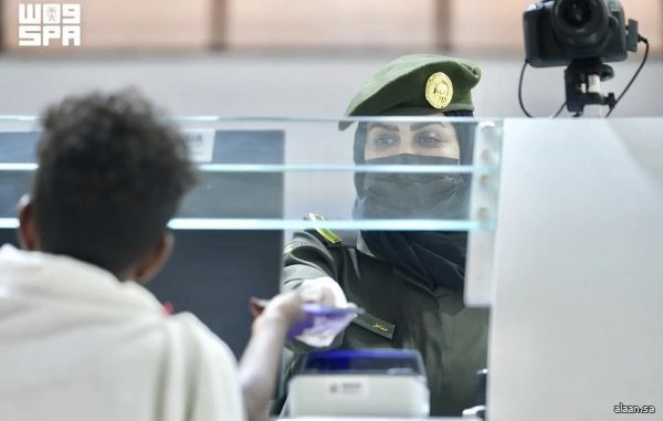 جوازات ميناء جدة الإسلامي تستقبل ضيوف الرحمن القادمين لأداء العمرة