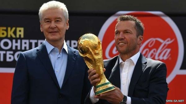 كأس العالم (الذهبية) تعود إلى موسكو بعد نهاية جولتها العالمية