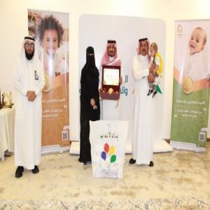 الموارد البشرية والتنمية بعسير وجمعية الوداد تكرم عدد من الاسر الكافلة المميزة