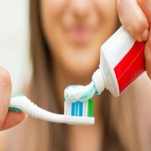 دراسة : صحة الفم السيئة قد تسبب تدهورًا في صحة الدماغ
