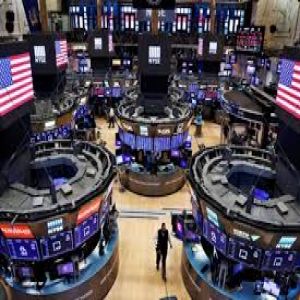 وول ستريت تغلق منخفضة بعد نمو قوي للوظائف أذكى مخاوف سعر الفائدة