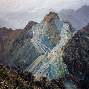 الطائف عروس المصايف السعودية .. عقدٌ من لؤلؤ يحتضن هامة جبل