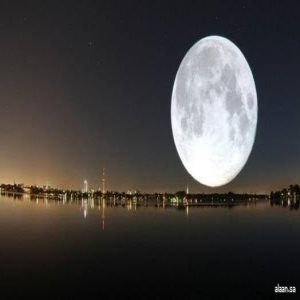 "القمر العملاق" يُزين السماء الأربعاء المقبل