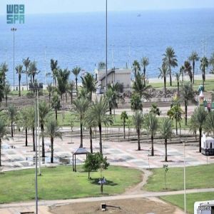 أجواء جازان المعتدلة وشواطئها الخلّابة تجذبان الزوار والأهالي