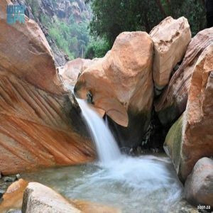 القطاع الجبلي بجازان.. قمم طبيعية ساحرة وإطلالات بانورامية تعكس ثراءً بيئيًا وتنوّعًا جغرافيًا